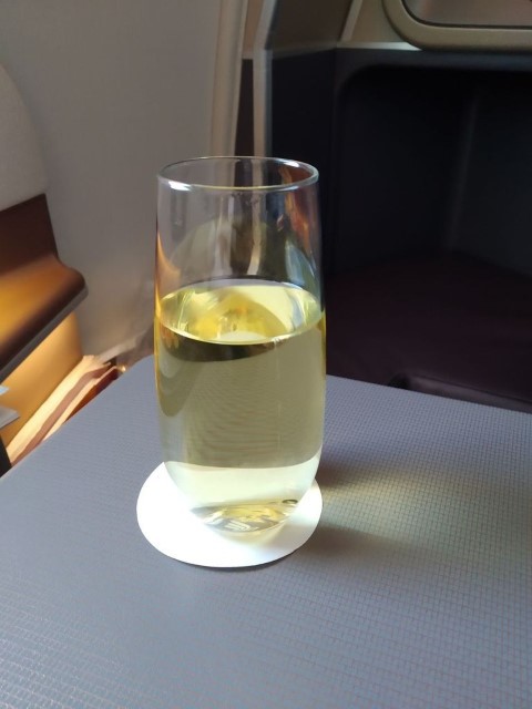 vft_tr_papierflieger_bukeh.jpg